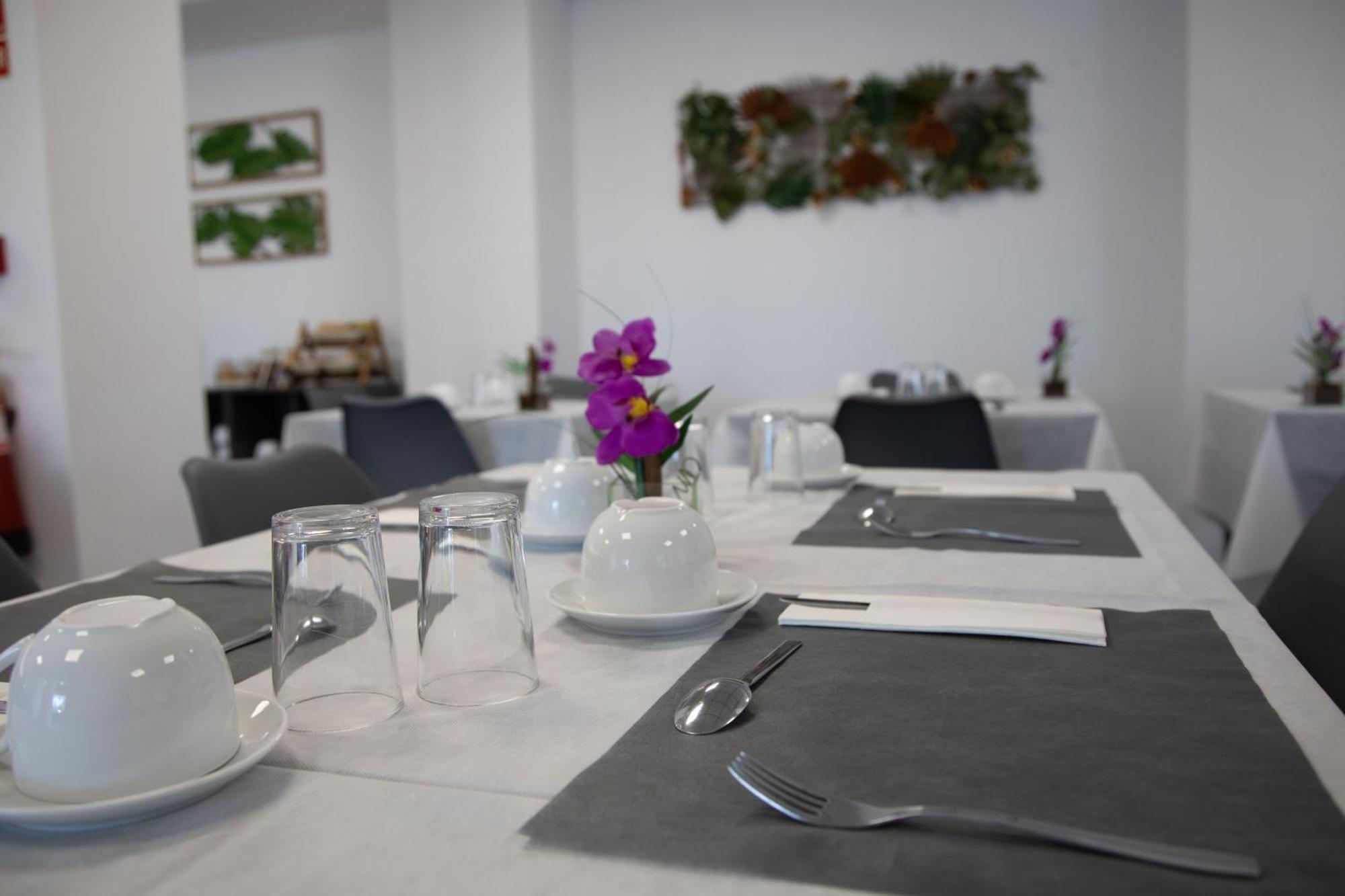Hotel Mercedes Camargo Luaran gambar